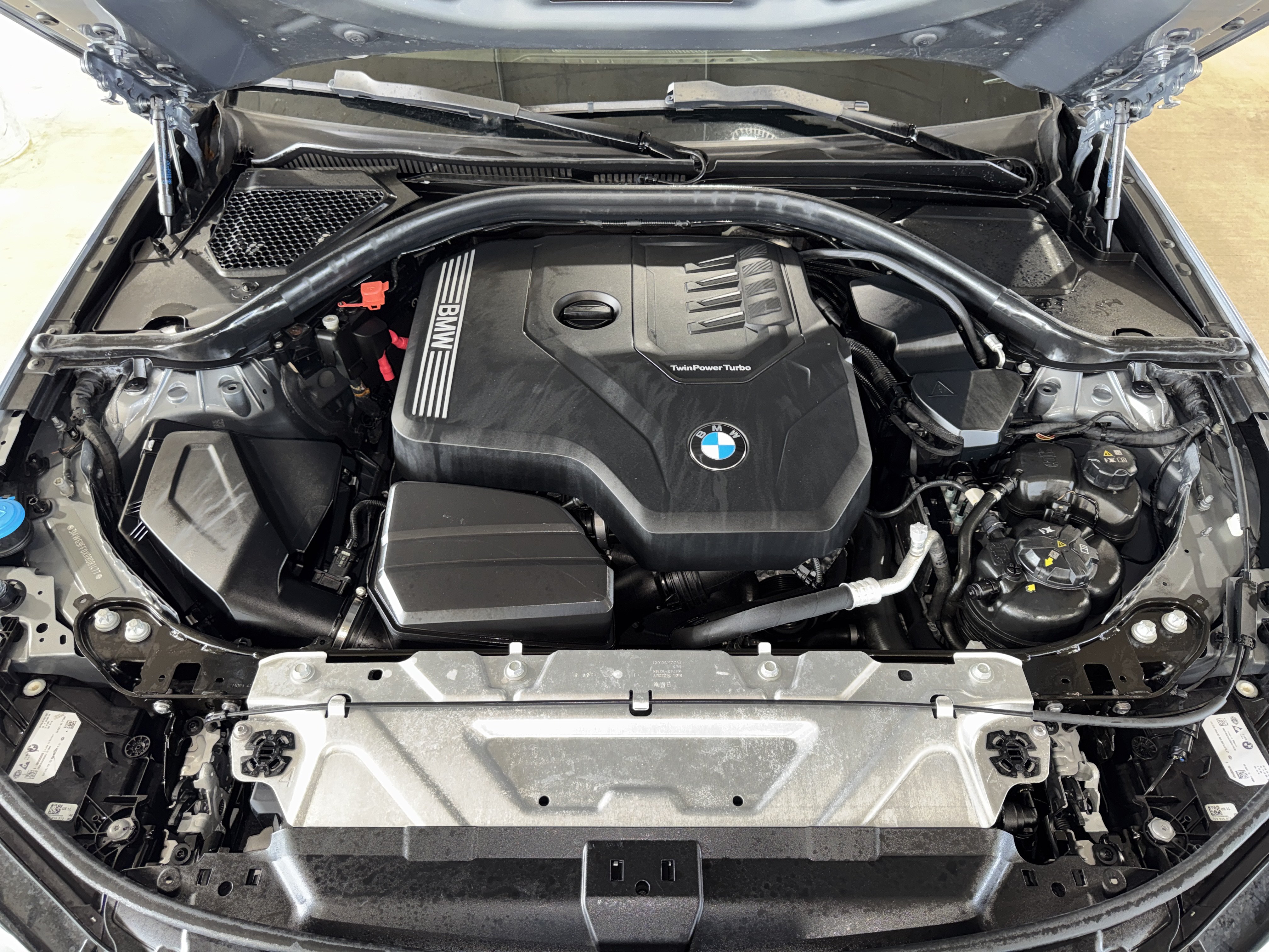 Used 2024 BMW 330i Sedan w/ Convenience Package RWD image 28