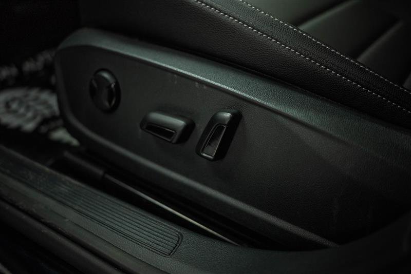 Used 2021 Volkswagen Jetta SE w/ SE Cold Weather Package FWD image 15