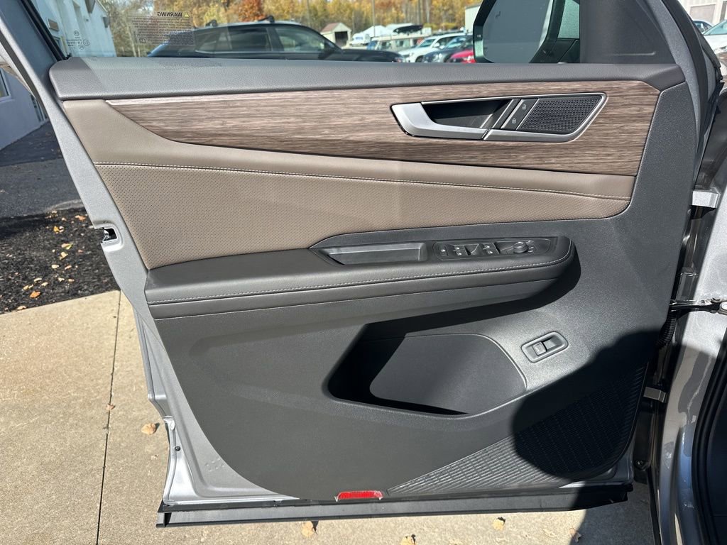 New 2026 Volkswagen Atlas SEL image 10