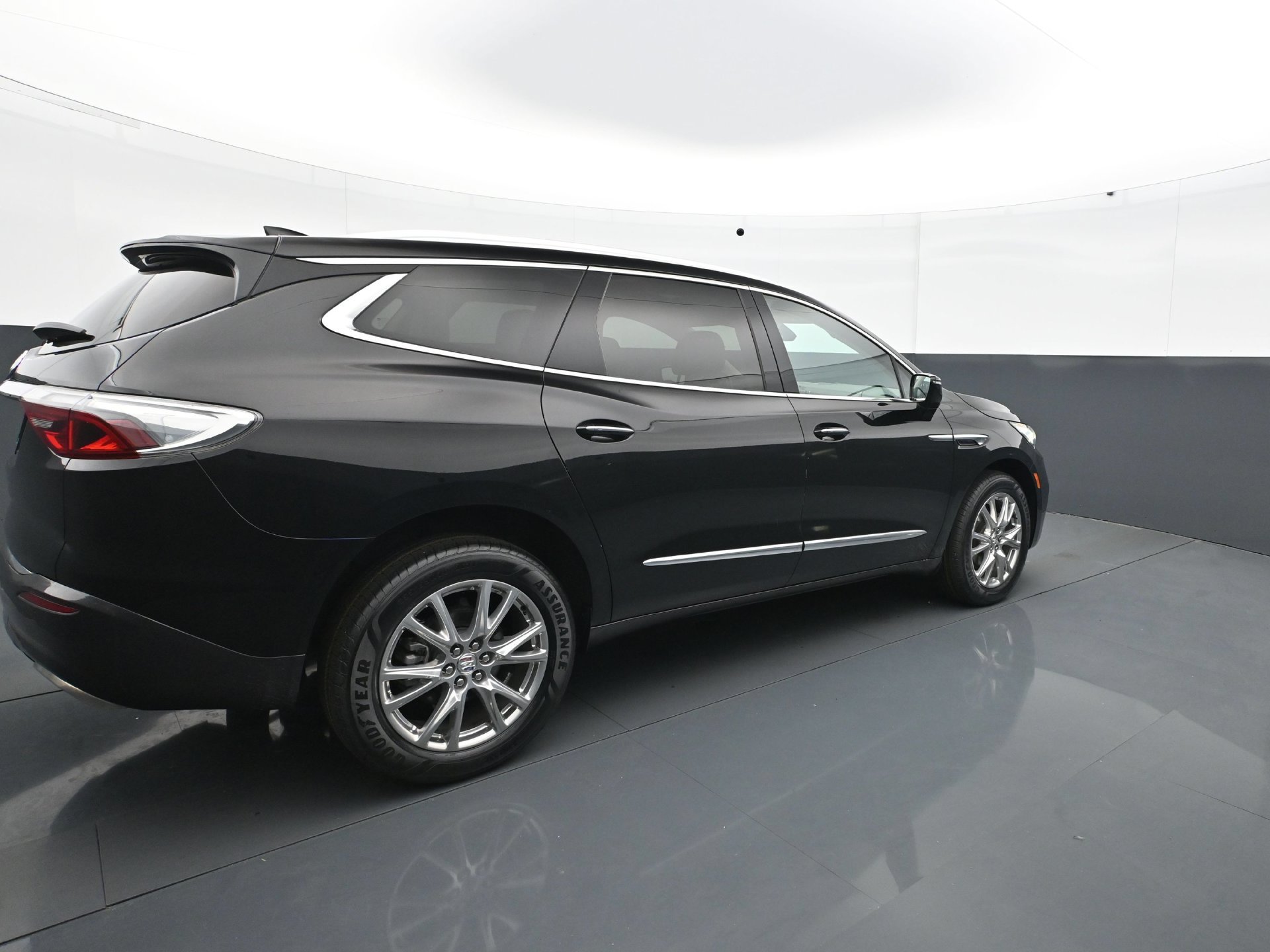 Used 2024 Buick Enclave Essence w/ Experience Buick Package AWD/4WD image 6