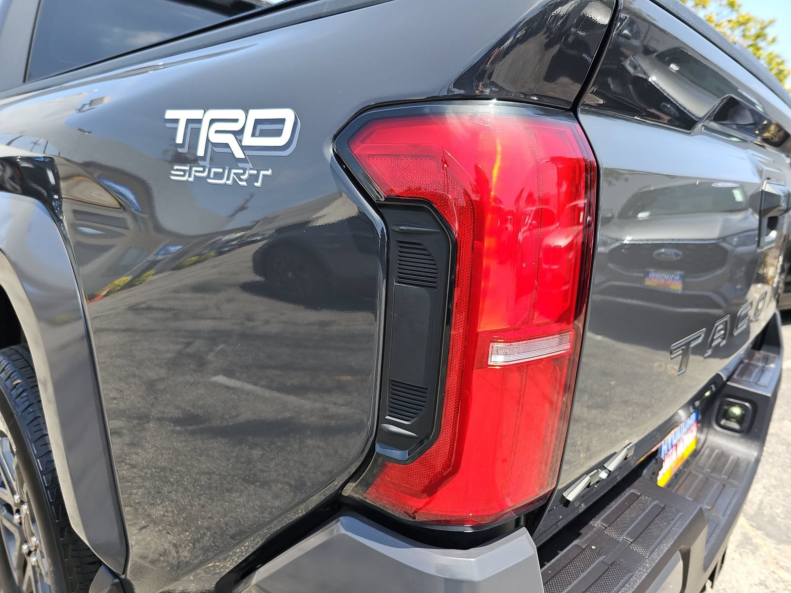 Used 2025 Toyota Tacoma TRD Sport AWD/4WD image 38