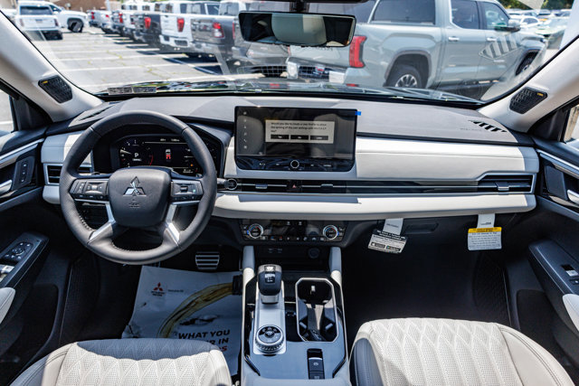 New 2025 Mitsubishi Outlander AWD image 23