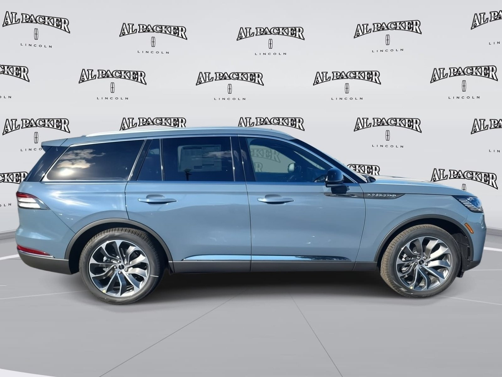 New 2026 Lincoln Aviator Reserve RWD image 6