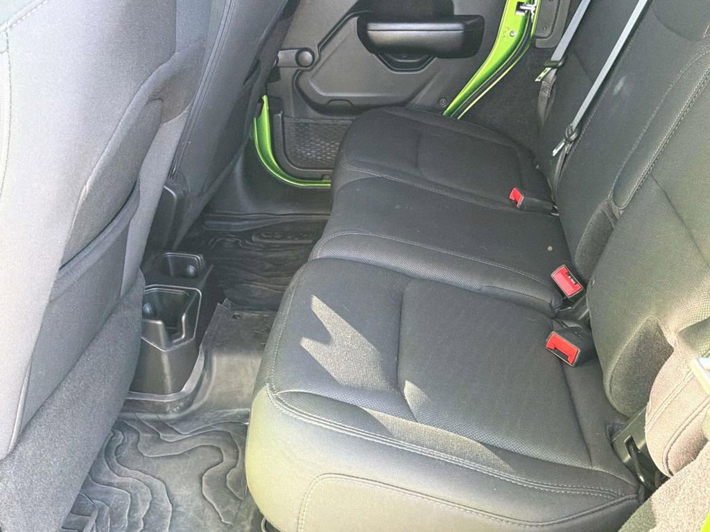 Used 2018 Jeep Wrangler Unlimited Sport image 29