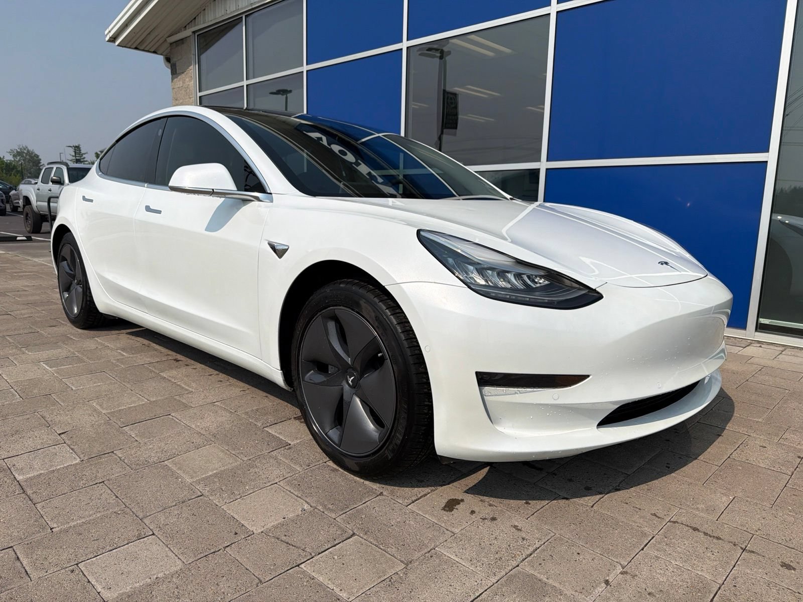 Used 2020 Tesla Model 3 Standard Range Plus RWD image 2