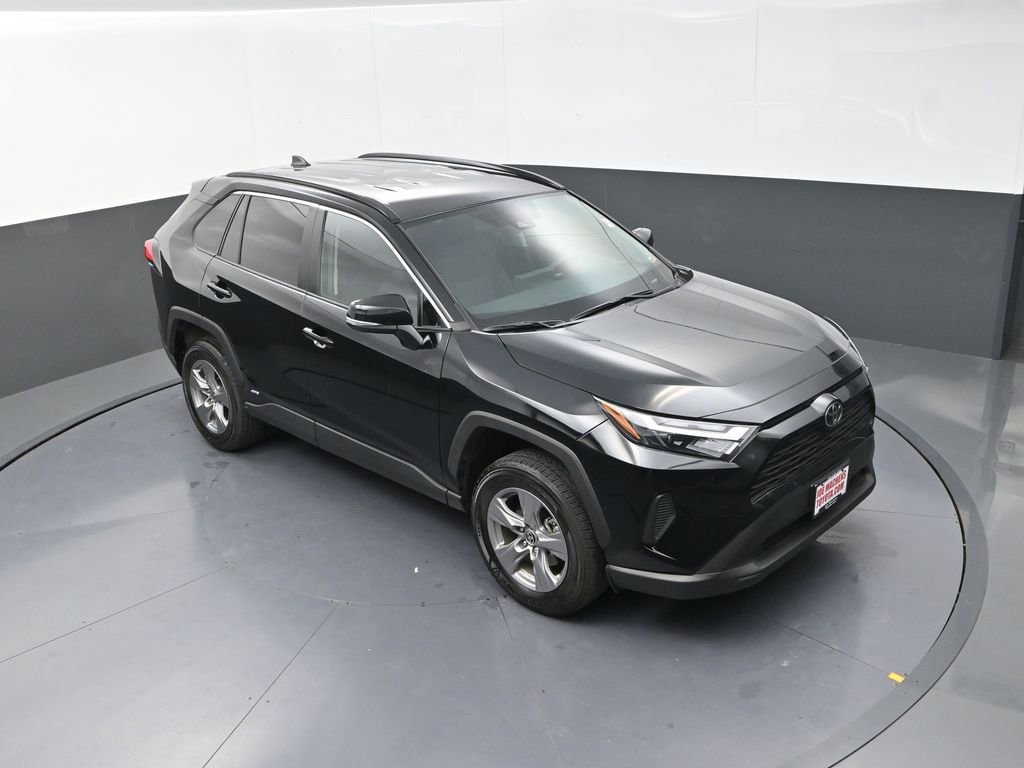 Used 2025 Toyota RAV4 XLE image 12
