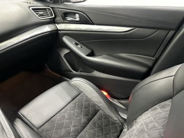 Used 2017 Nissan Maxima SR w/ Midnight Edition FWD image 13