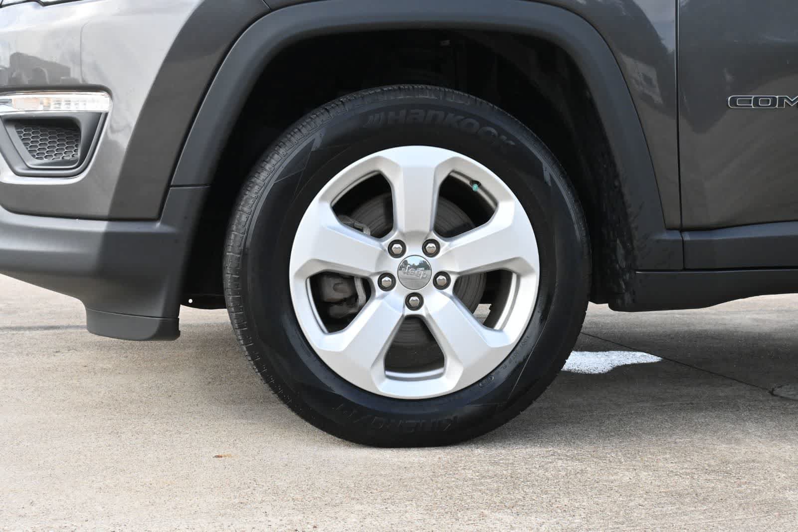Used 2019 Jeep Compass Latitude w/ Popular Equipment Group AWD/4WD image 27