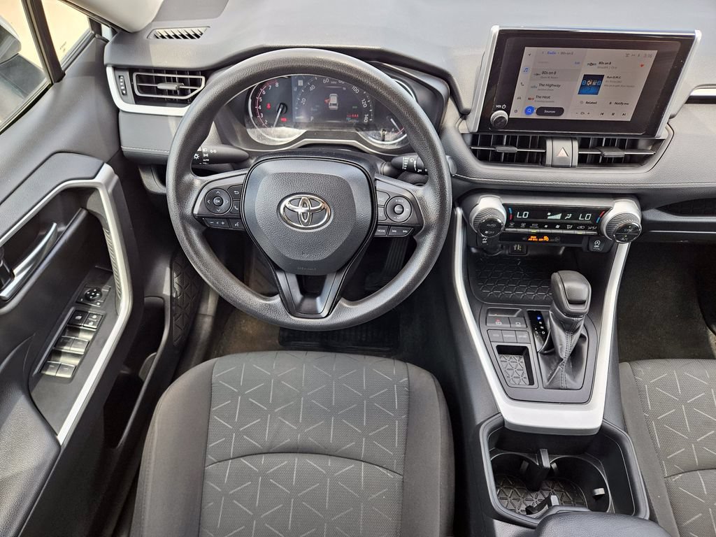 Used 2024 Toyota RAV4 XLE FWD image 32