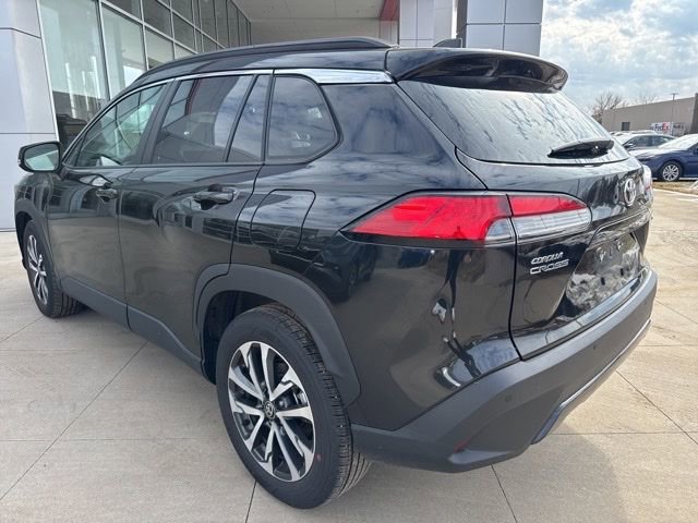 Used 2025 Toyota Corolla Cross XLE image 5