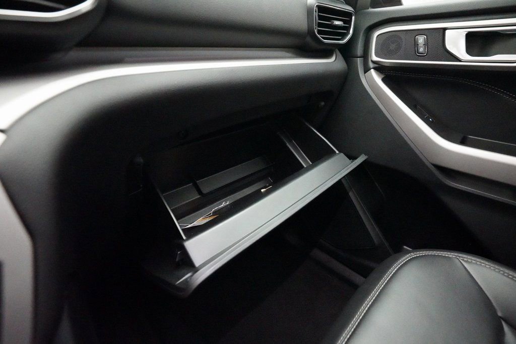 Used 2023 Ford Explorer XLT w/ Equipment Group 202A image 31