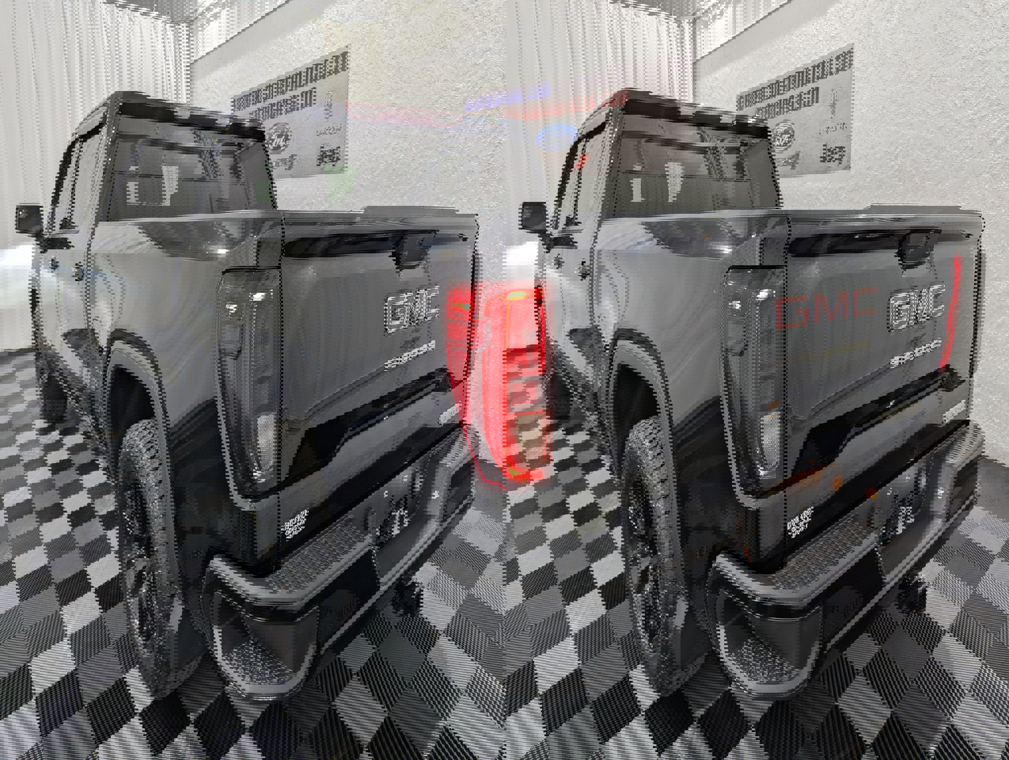 Used 2020 GMC Sierra 1500 Elevation w/ Elevation Value Package image 10