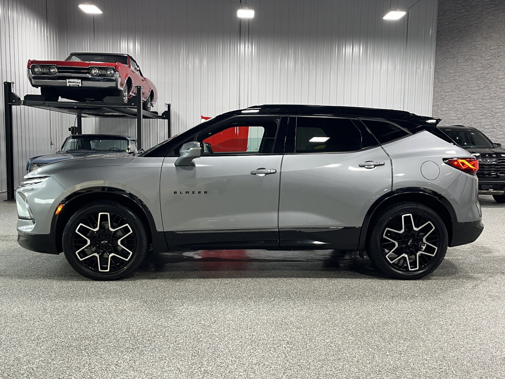 Certified 2023 Chevrolet Blazer RS w/ Driver Confidence II Package AWD/4WD image 2