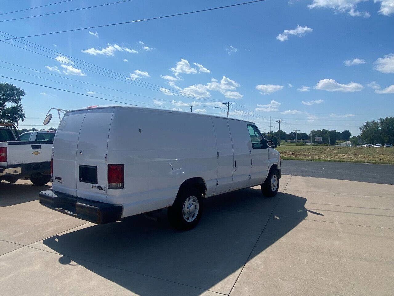 Used 2011 Ford E-350 and Econoline 350 Extended Super Duty image 8