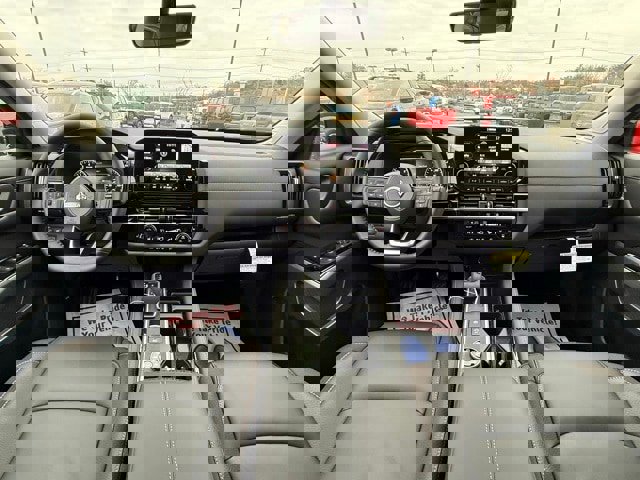 New 2025 Nissan Pathfinder SL w/ SL Premium Package image 21