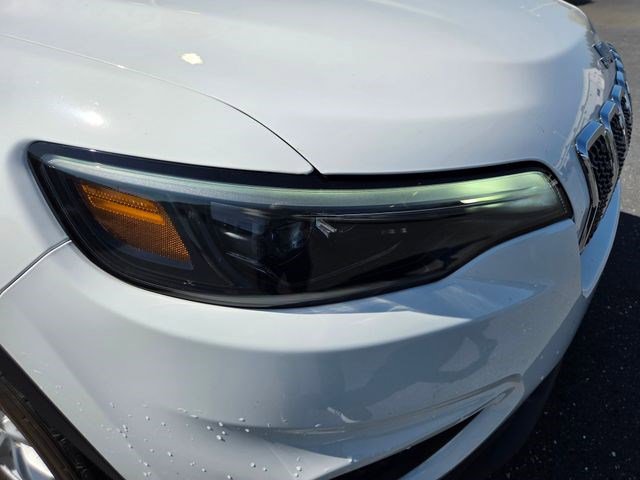 Used 2020 Jeep Cherokee Latitude w/ Cold Weather Group AWD/4WD image 19