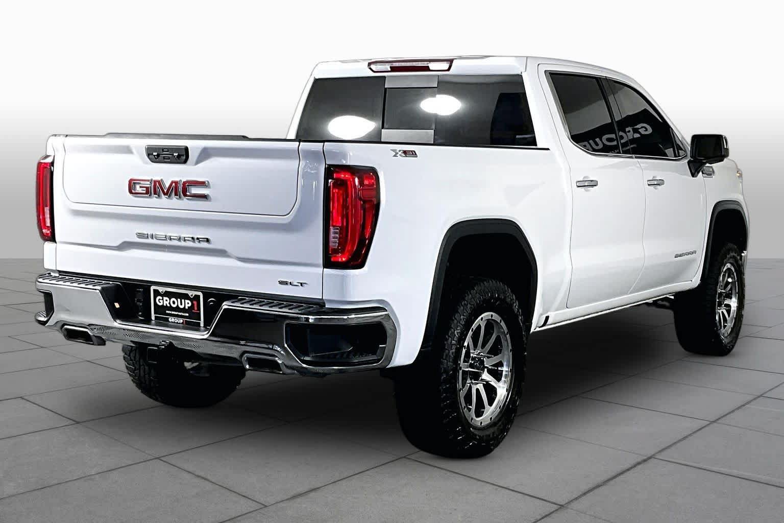 Used 2022 GMC Sierra 1500 SLT w/ SLT Convenience Package AWD/4WD image 12