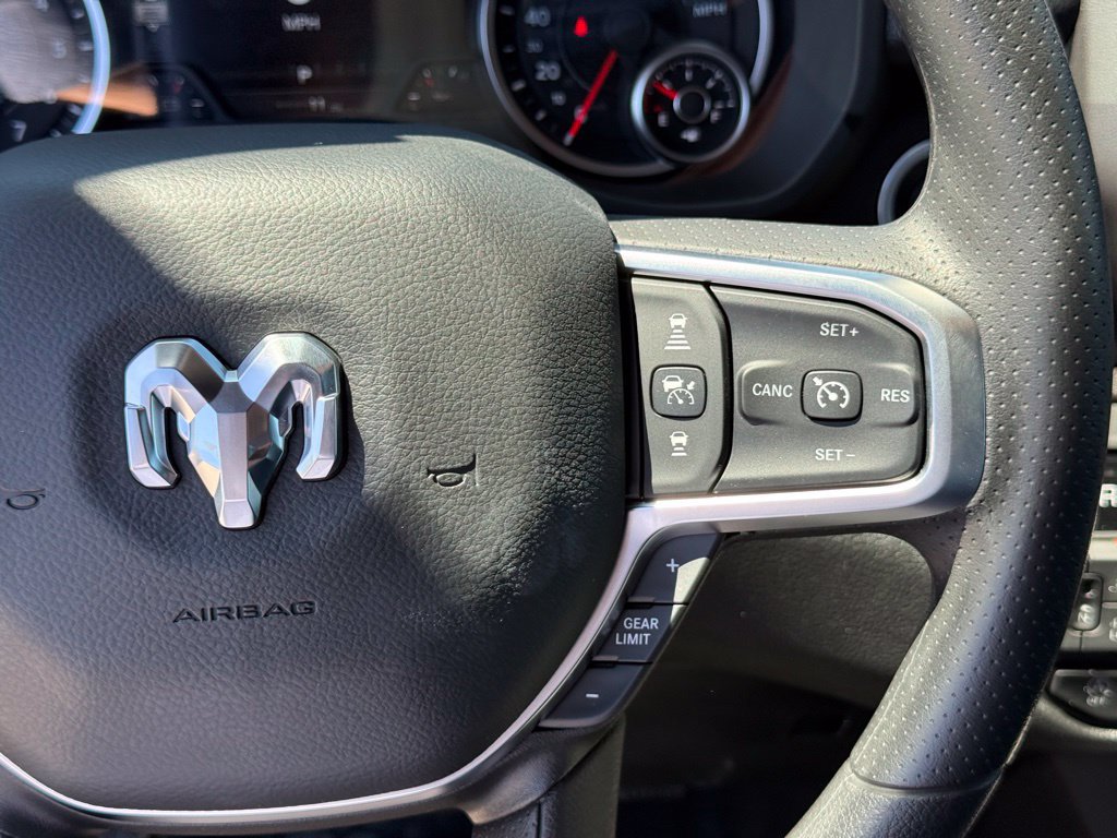 New 2026 RAM 1500 Express AWD/4WD image 17
