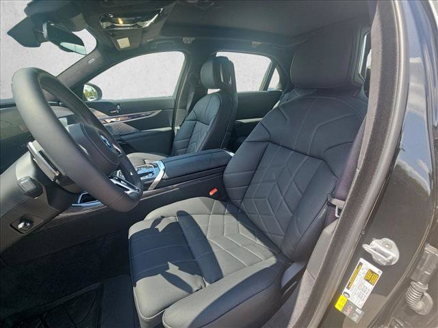 Used 2026 BMW i7 xDrive60 w/ Executive Package AWD/4WD image 3