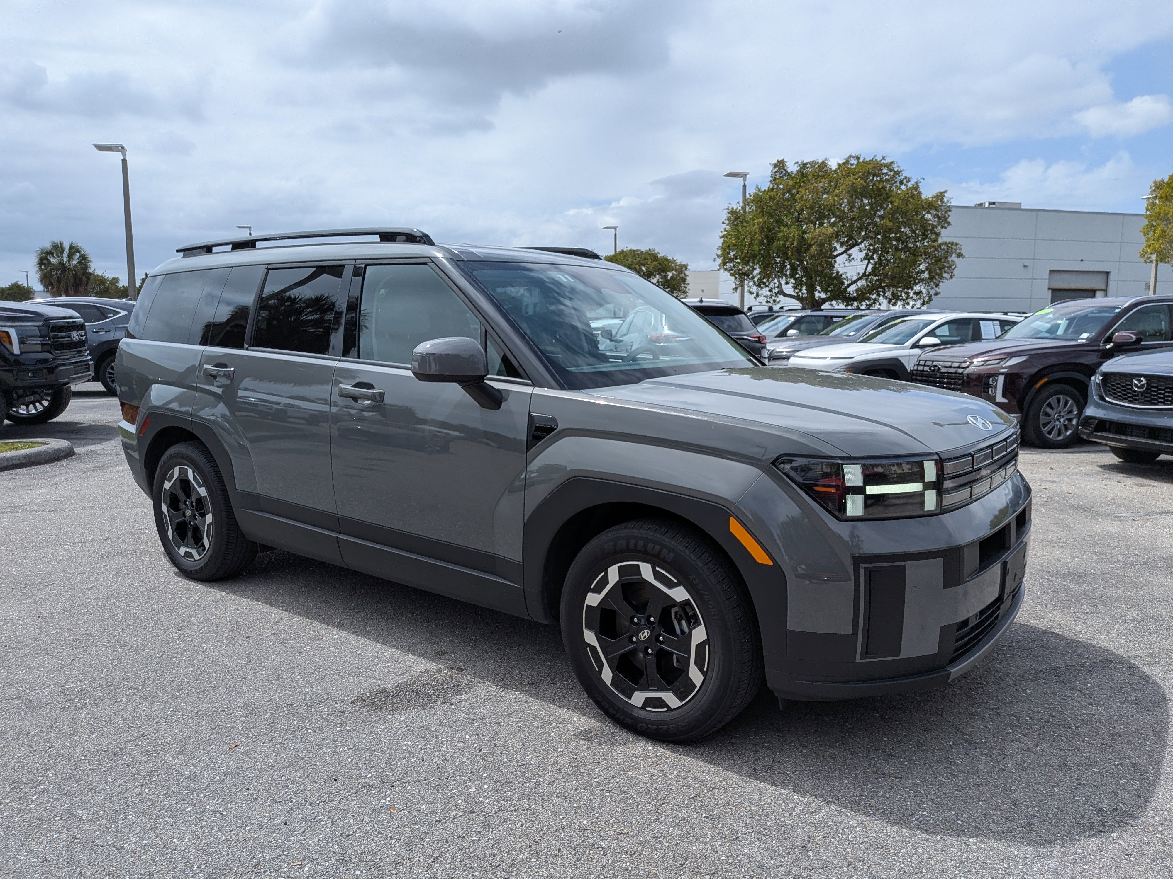 Used 2024 Hyundai Santa Fe SEL image 2