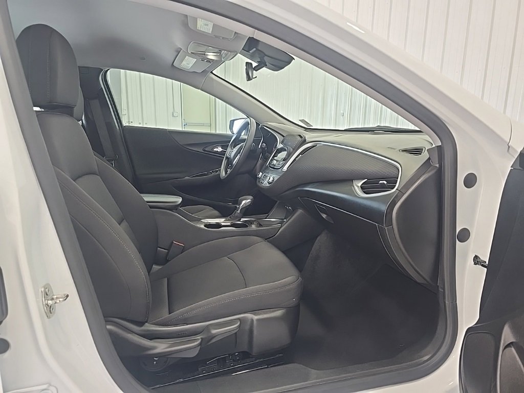 Used 2024 Chevrolet Malibu LT image 24