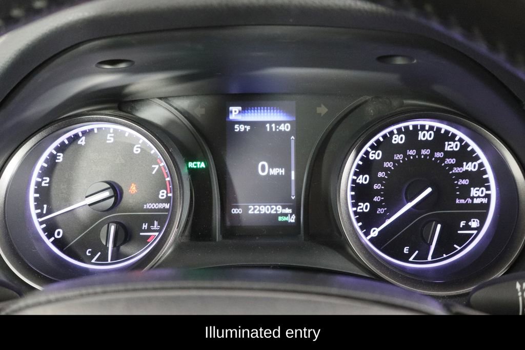 Used 2021 Toyota Camry SE image 11