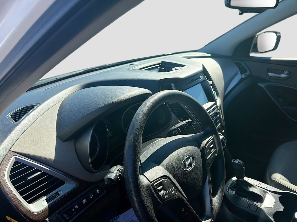 Used 2017 Hyundai Santa Fe Sport image 9