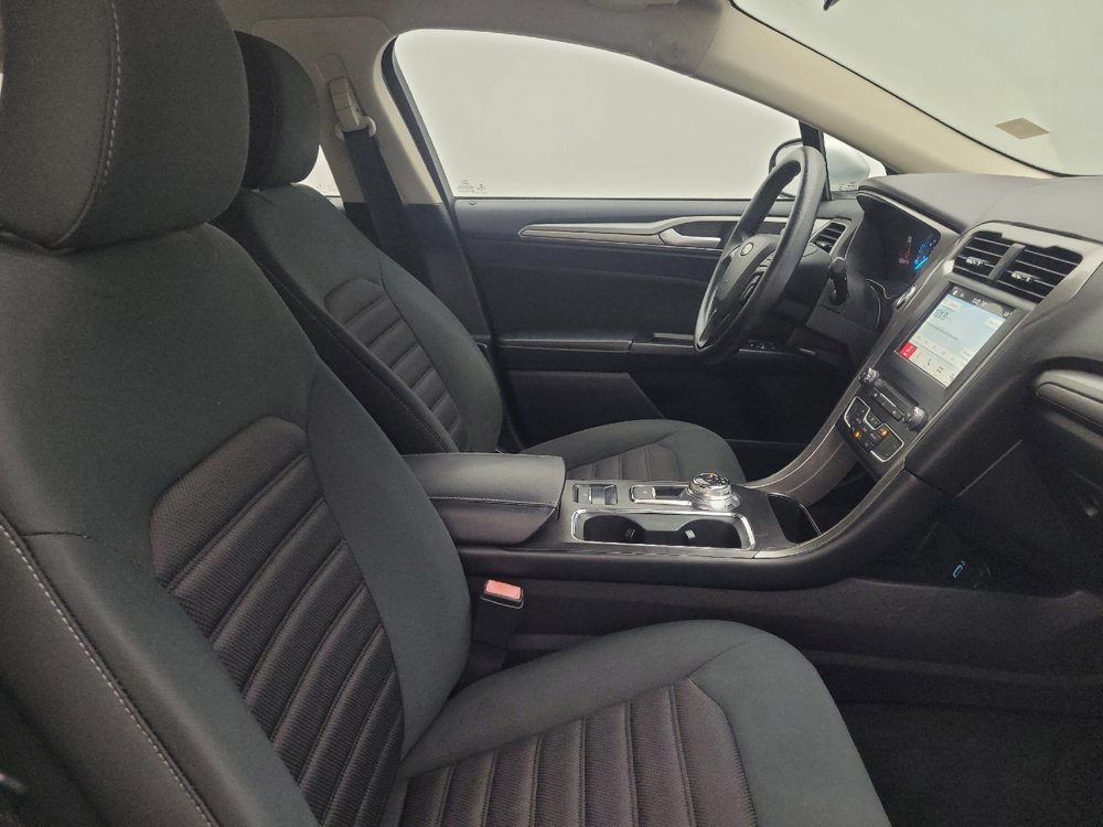 Used 2018 Ford Fusion SE w/ Fusion SE Technology Package FWD image 21