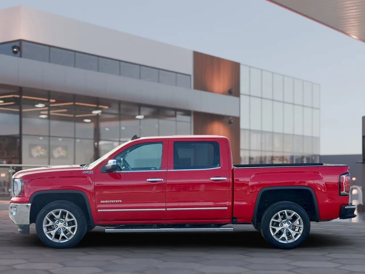 Used 2017 GMC Sierra 1500 SLT w/ SLT Premium Package image 4