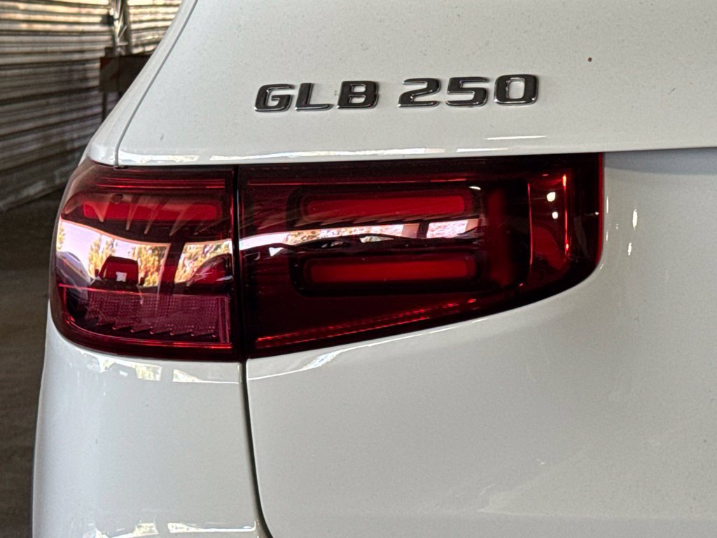 New 2026 Mercedes-Benz GLB 250 image 14