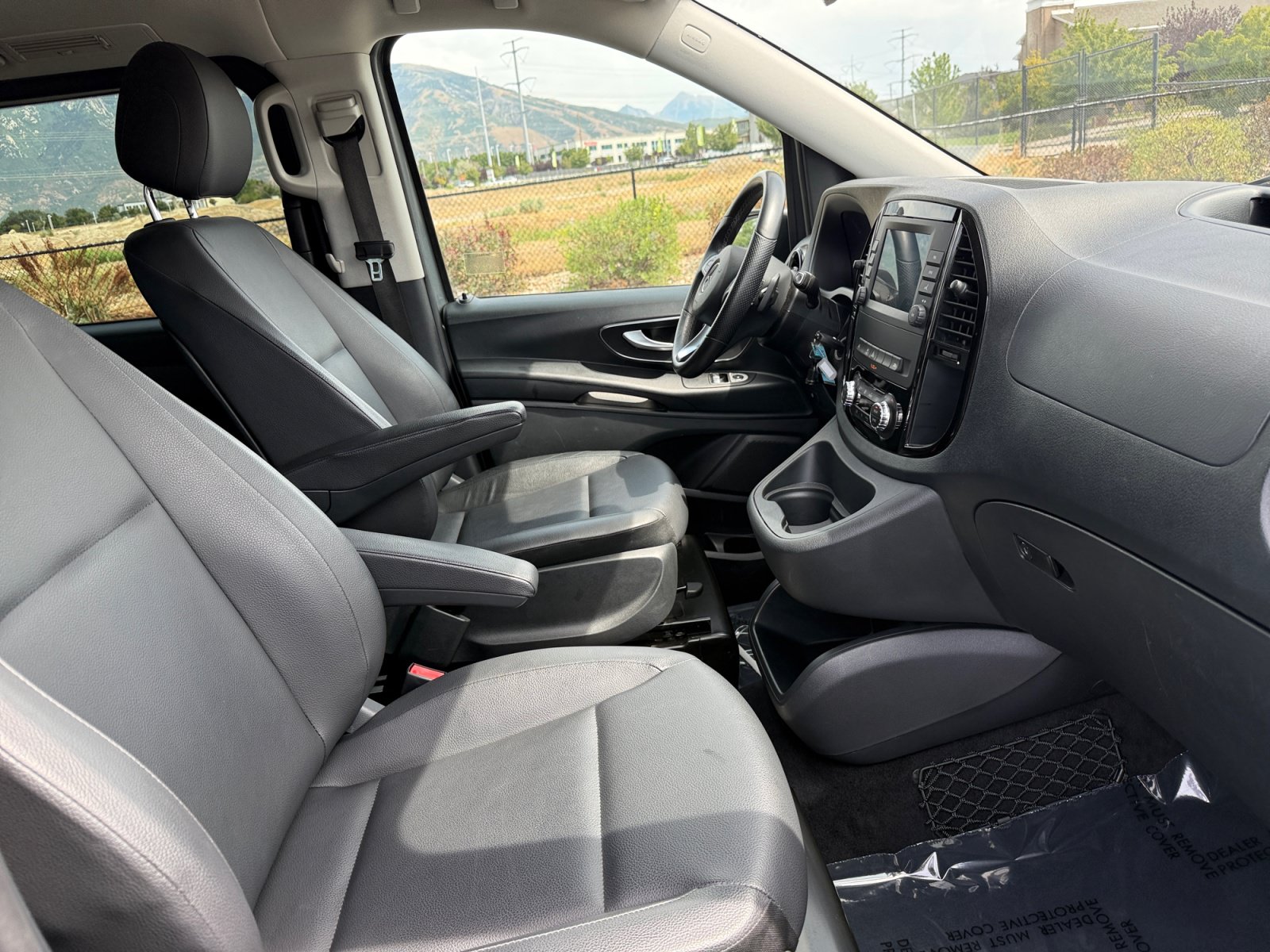 Used 2023 Mercedes-Benz Metris Passenger image 19