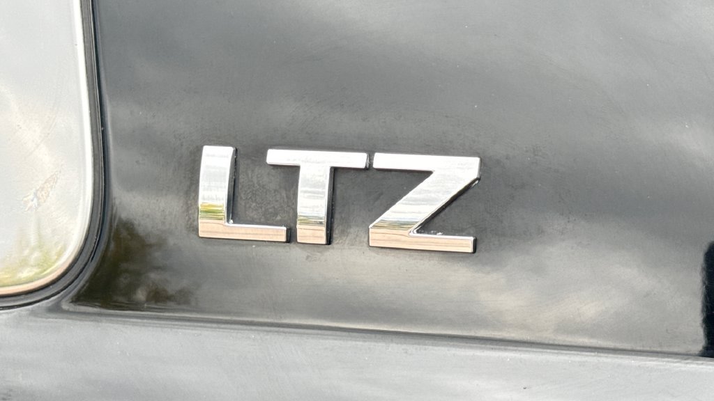 Used 2016 Chevrolet Suburban LTZ AWD/4WD image 15