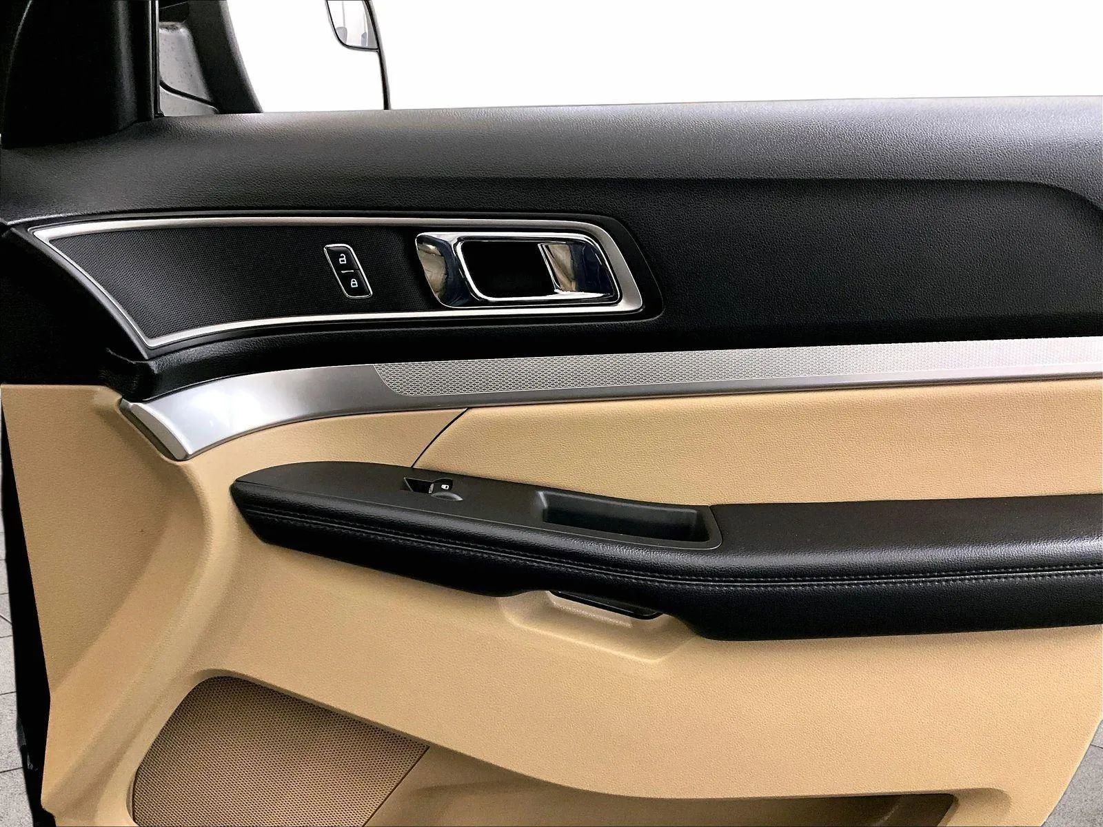 Used 2017 Ford Explorer XLT w/ Equipment Group 202A image 24