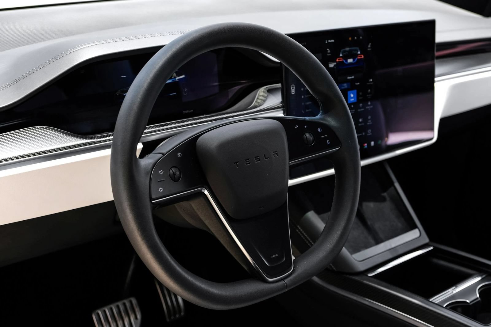 Used 2022 Tesla Model X Plaid AWD/4WD image 15