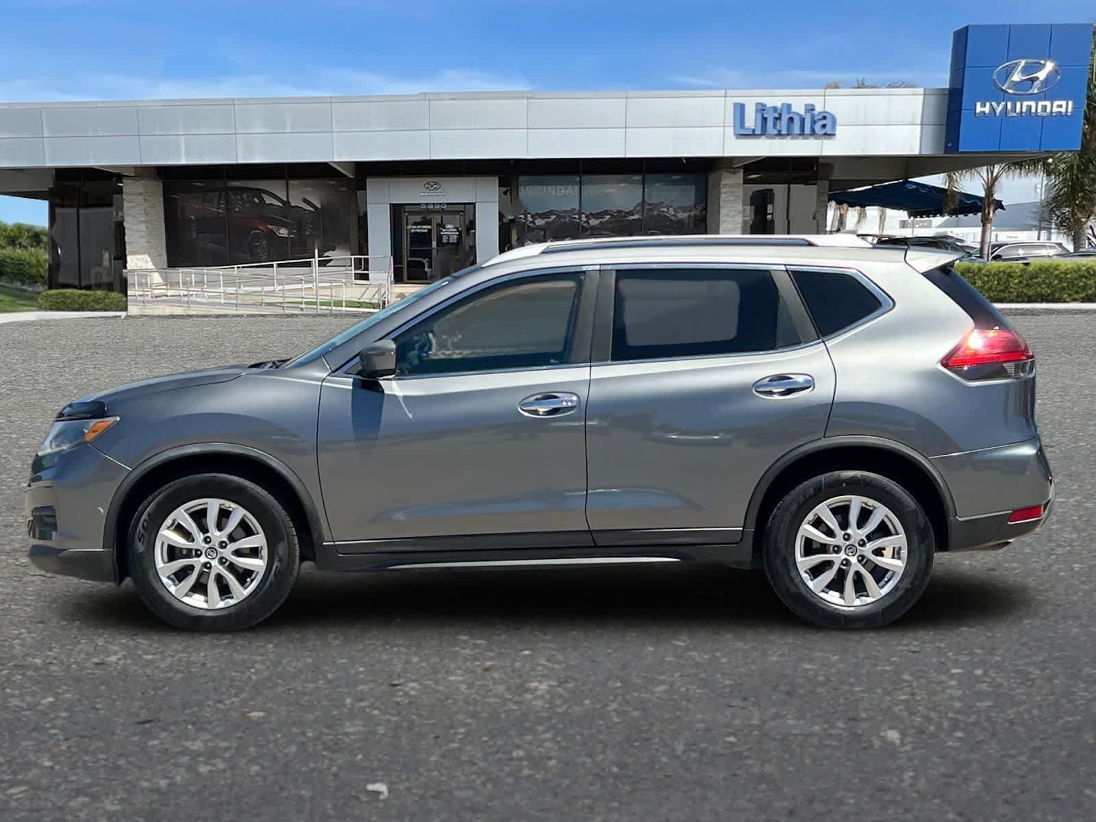 Used 2017 Nissan Rogue SV FWD image 6