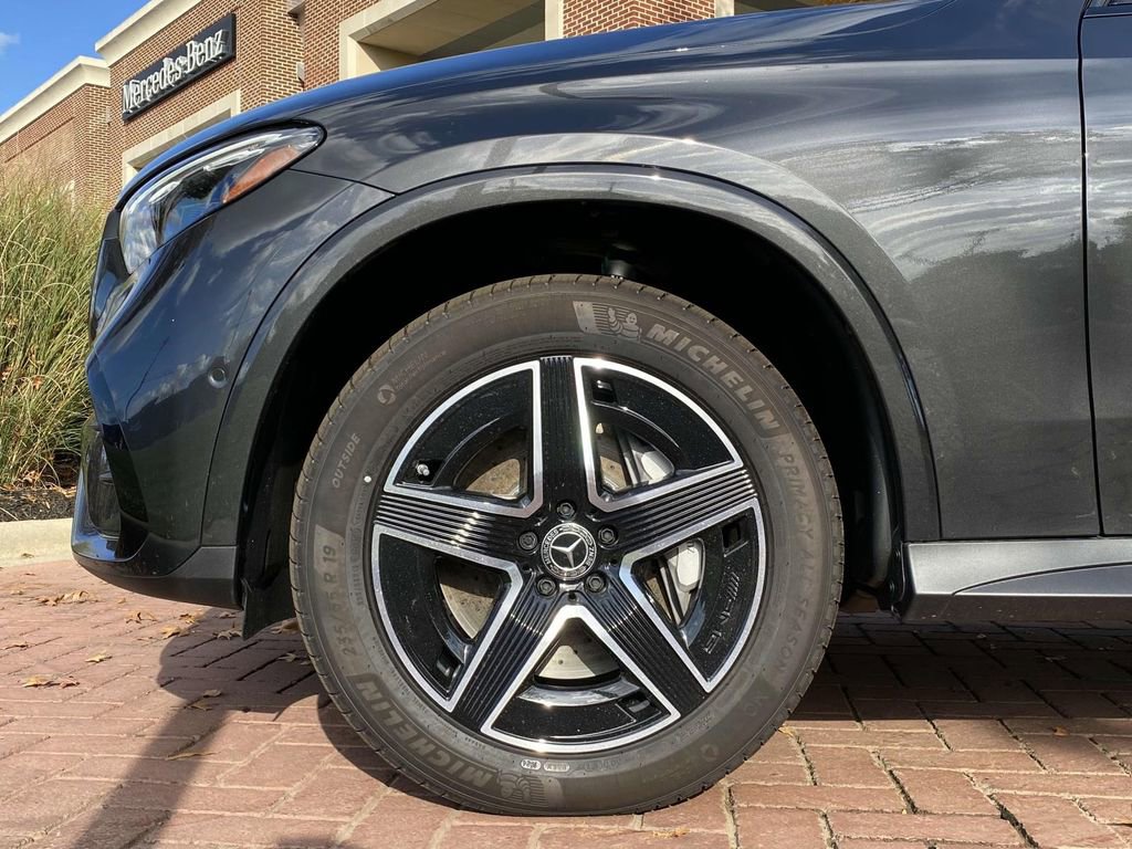 Certified 2025 Mercedes-Benz GLC 300 image 6