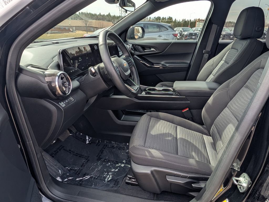 Used 2025 Chevrolet Equinox LT image 9