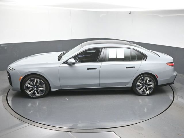 Used 2025 BMW 740i image 46