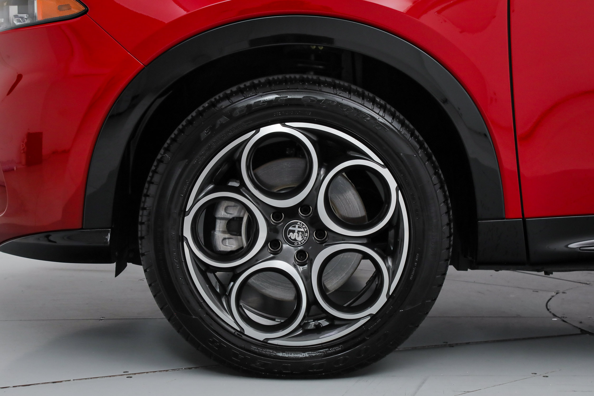 New 2025 Alfa Romeo Tonale w/ Premium Package AWD/4WD image 19