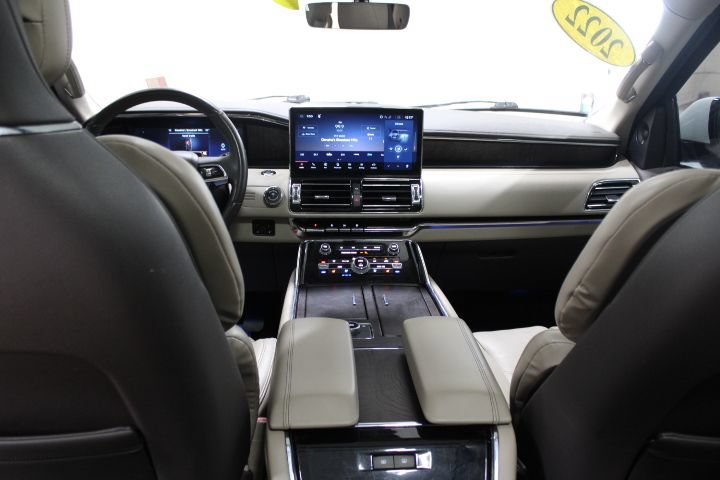 Used 2022 Lincoln Navigator L Reserve AWD/4WD image 34