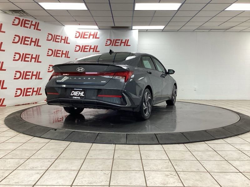 Used 2025 Hyundai Elantra SEL FWD image 7