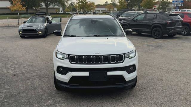 Used 2023 Jeep Compass Latitude image 3