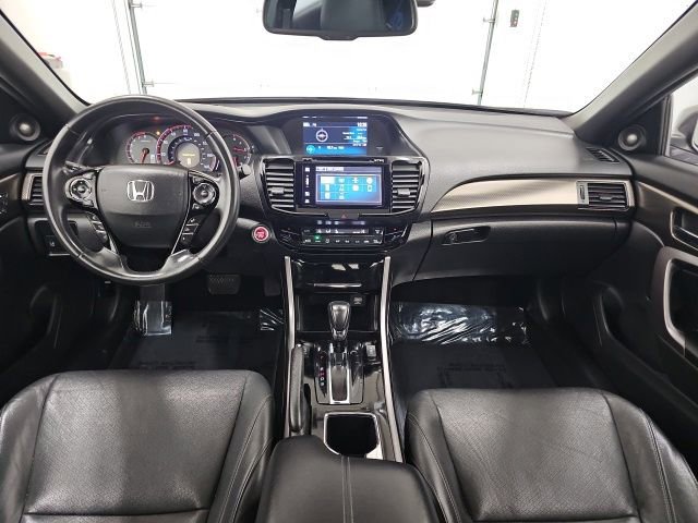 Used 2017 Honda Accord Touring image 30