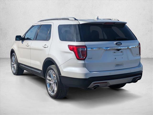 Used 2017 Ford Explorer XLT w/ Equipment Group 202A image 12