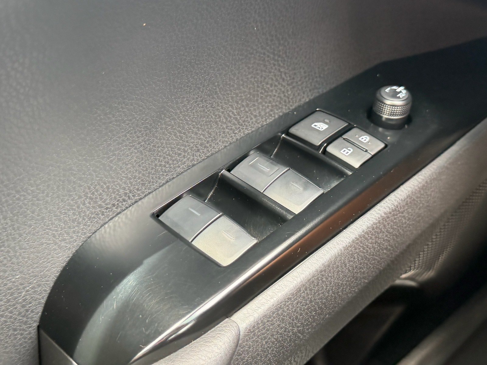 Used 2026 Toyota Camry SE FWD image 26