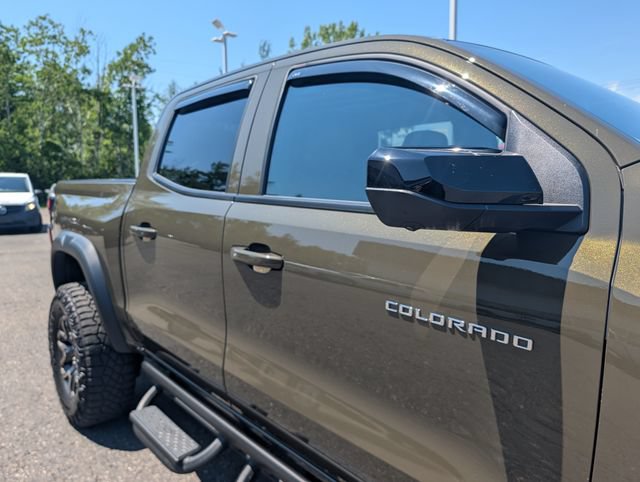 Used 2024 Chevrolet Colorado ZR2 w/ ZR2 Convenience Package III AWD/4WD image 12