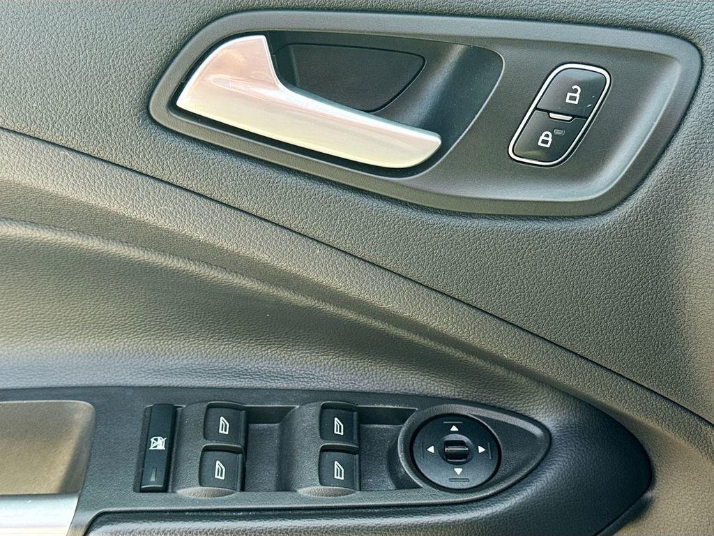 Used 2018 Ford Escape SEL image 20