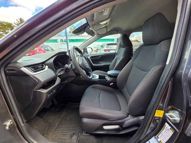Used 2022 Toyota RAV4 LE AWD/4WD image 11
