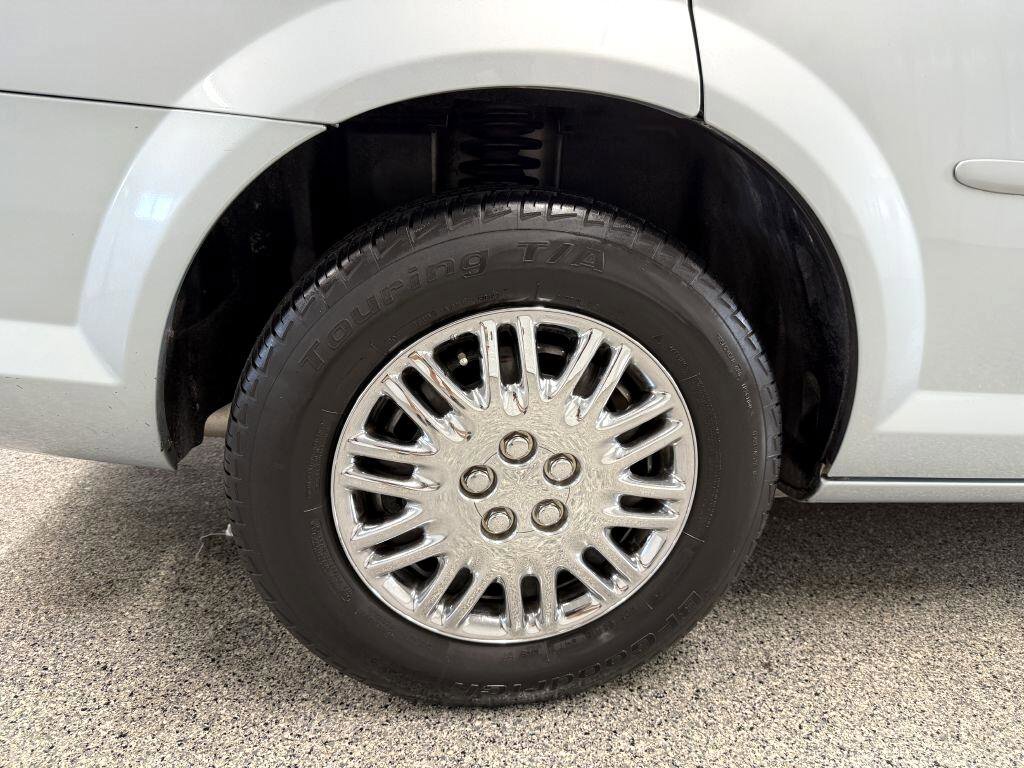 Used 2002 Chrysler Sebring LX image 31