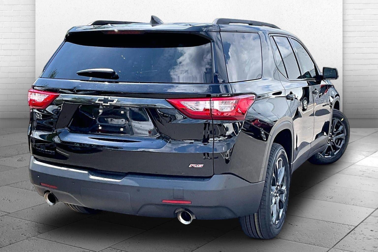 Used 2021 Chevrolet Traverse RS w/ LPO, Floor Liner Package FWD image 12
